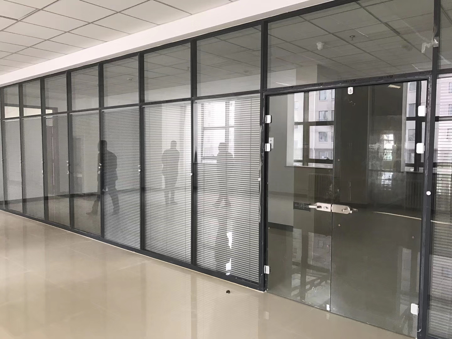 翠峦区上折窗电动门 - 方案